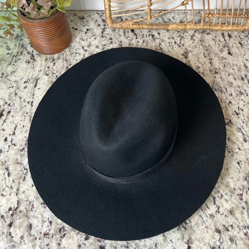 NWT Wide-Brim Fedora Hat